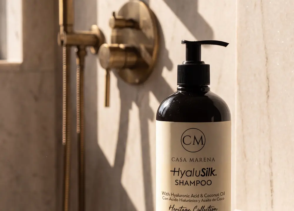 Shampoo personalizado Casa Marena en la regadera